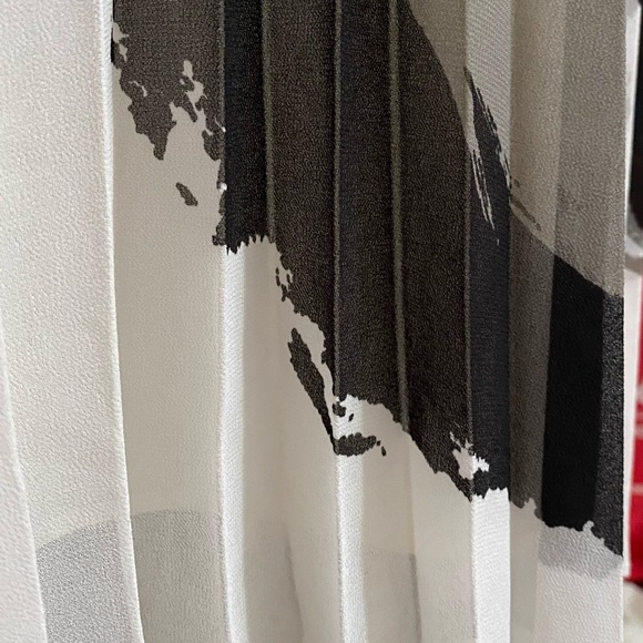 Banana Republic Skirt - Picture 5 of 5